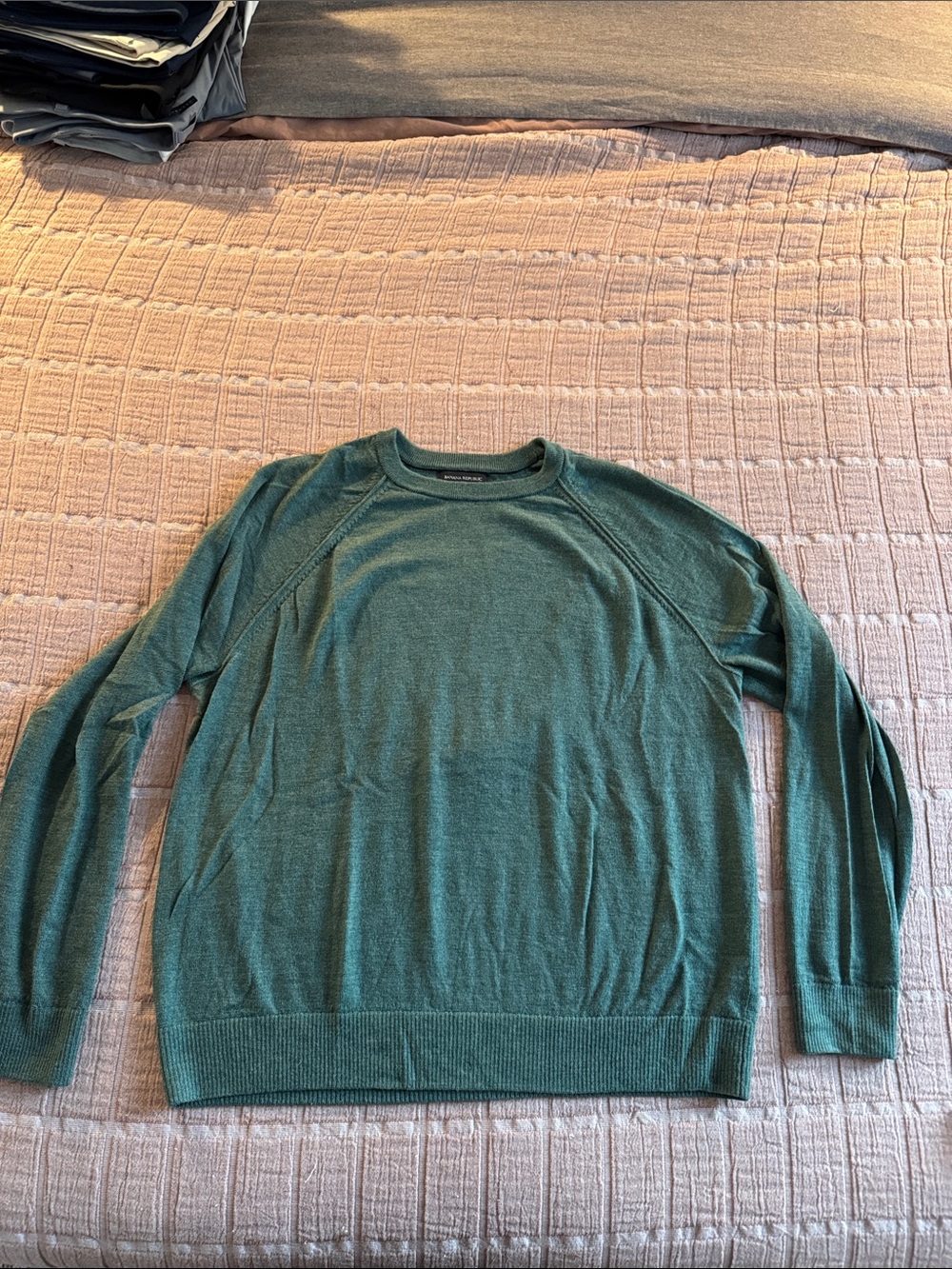 Banana Republic Men's XL 100% Merino Wool Sage Green Crewneck Sweater